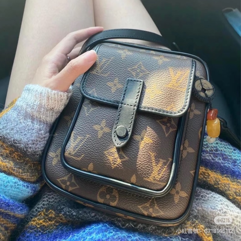 LV路易威登Christopher老花相機包 芯片 尺寸15×18 附件防塵袋-0