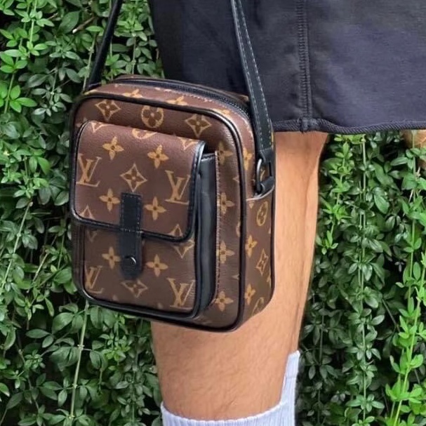 LV路易威登Christopher老花相機包 芯片 尺寸15×18 附件防塵袋-9