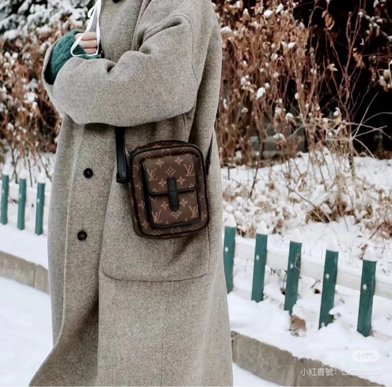 LV路易威登Christopher老花相機包 芯片 尺寸15×18 附件防塵袋-20