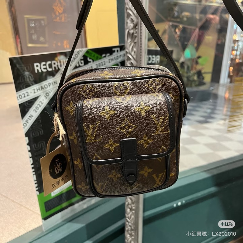 LV路易威登Christopher老花相機包 芯片 尺寸15×18 附件防塵袋-21