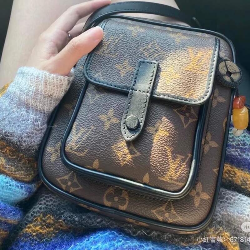 LV路易威登Christopher老花相機包 芯片 尺寸15×18 附件防塵袋-26
