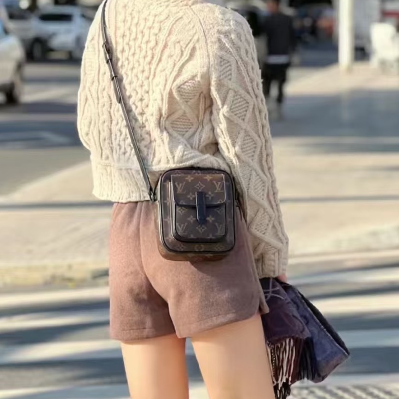 LV路易威登Christopher老花相機包 芯片 尺寸15×18 附件防塵袋-28