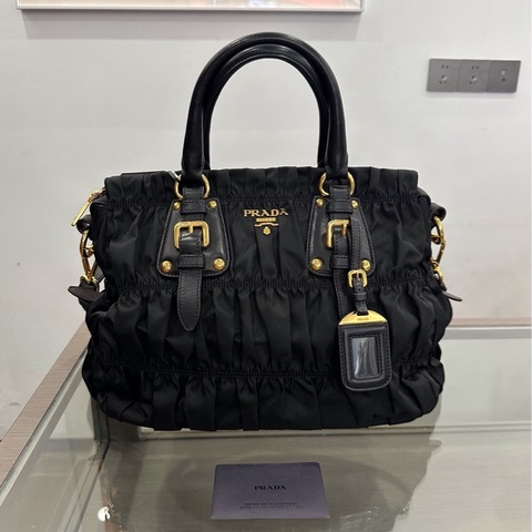 Prada普拉達 黑色金扣降落傘褶皺托特包手提包