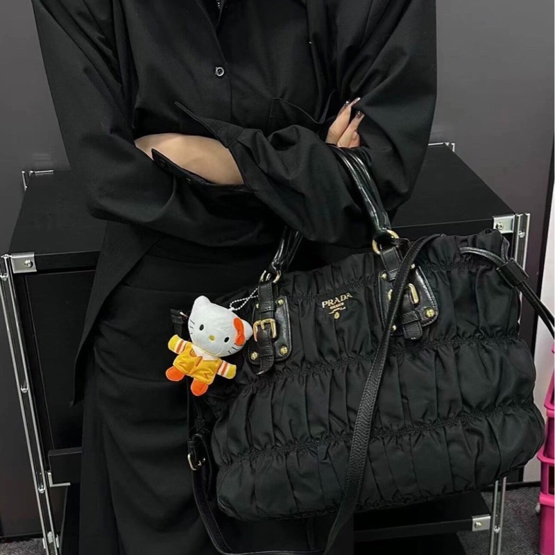 Prada普拉達 黑色金扣降落傘褶皺托特包手提包-1