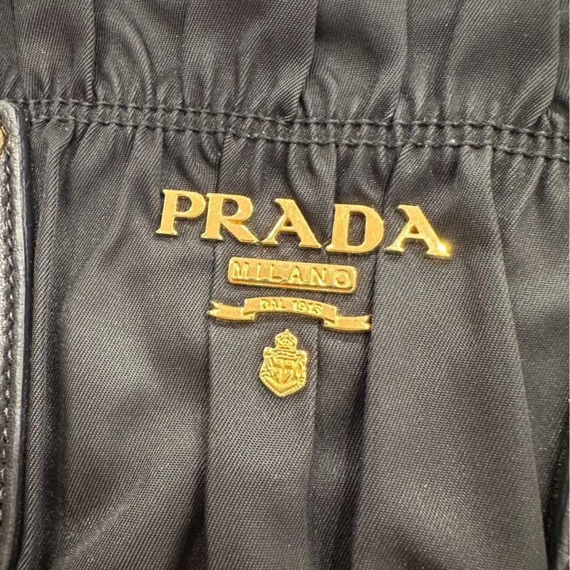 Prada普拉達 黑色金扣降落傘褶皺托特包手提包-3