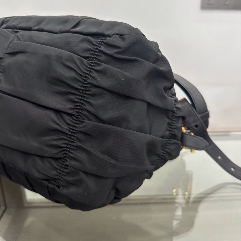 Prada普拉達 黑色金扣降落傘褶皺托特包手提包-6