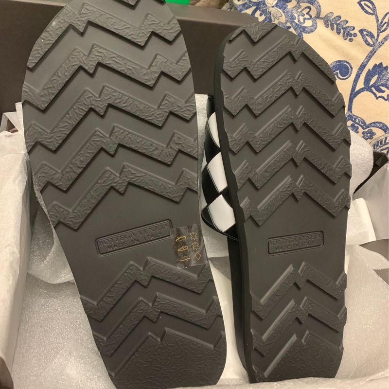 葆蝶家 編織鞋 鞋 Bottega Veneta Bv 經典黑白編織拖鞋 涼鞋 男裝 size 43-9