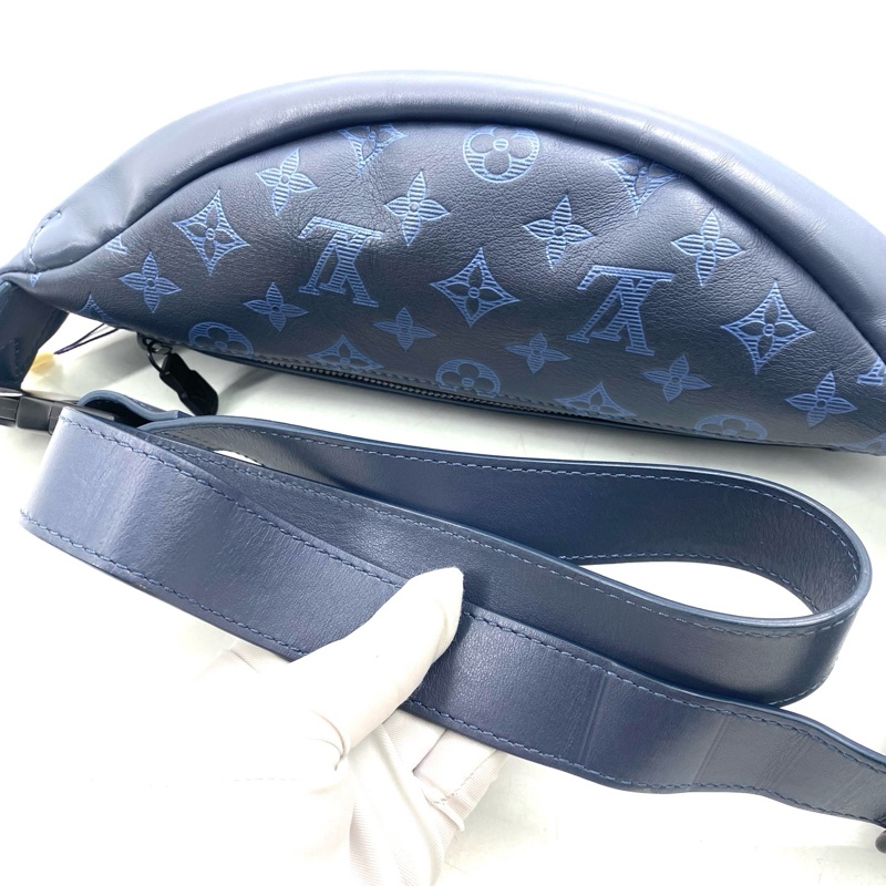 99新 LV 蓝色全皮压花胸腰包 尺寸44/15 芯片款-6