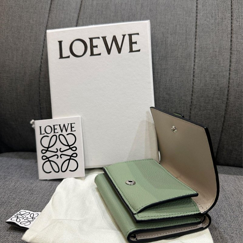 💎Han's house精品服飾💎LOEWE 拼接 短夾 現貨 原價23000-2