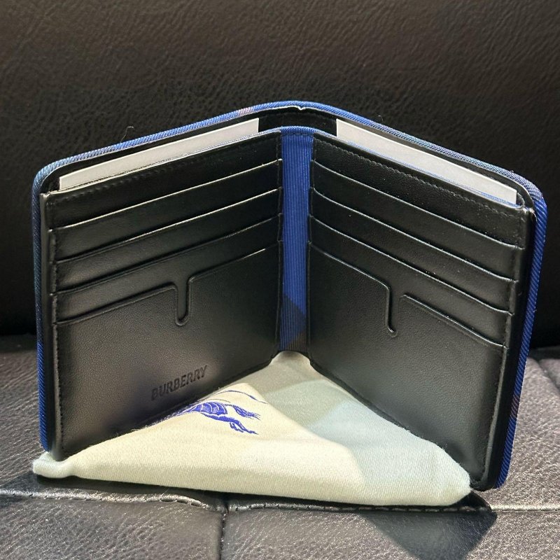 💎Han's house精品服飾💎BURBERRY 戰馬 壓紋 小牛皮 短夾-4