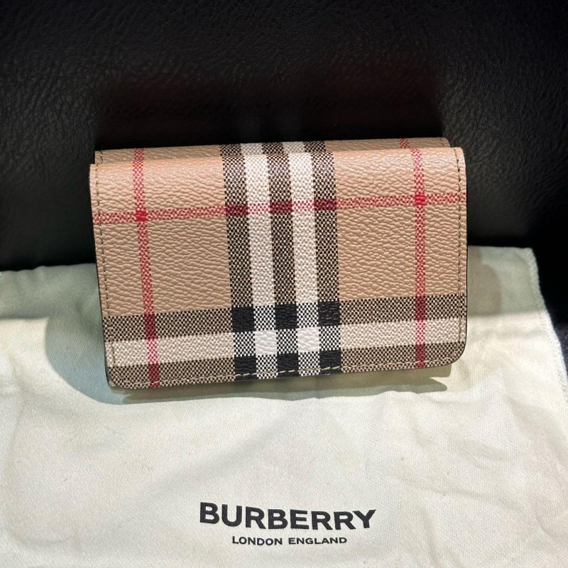💎Han's house精品服飾💎BURBERRY 格紋 LOGO 格紋 三折 中 短夾 零錢袋 原價19500-4