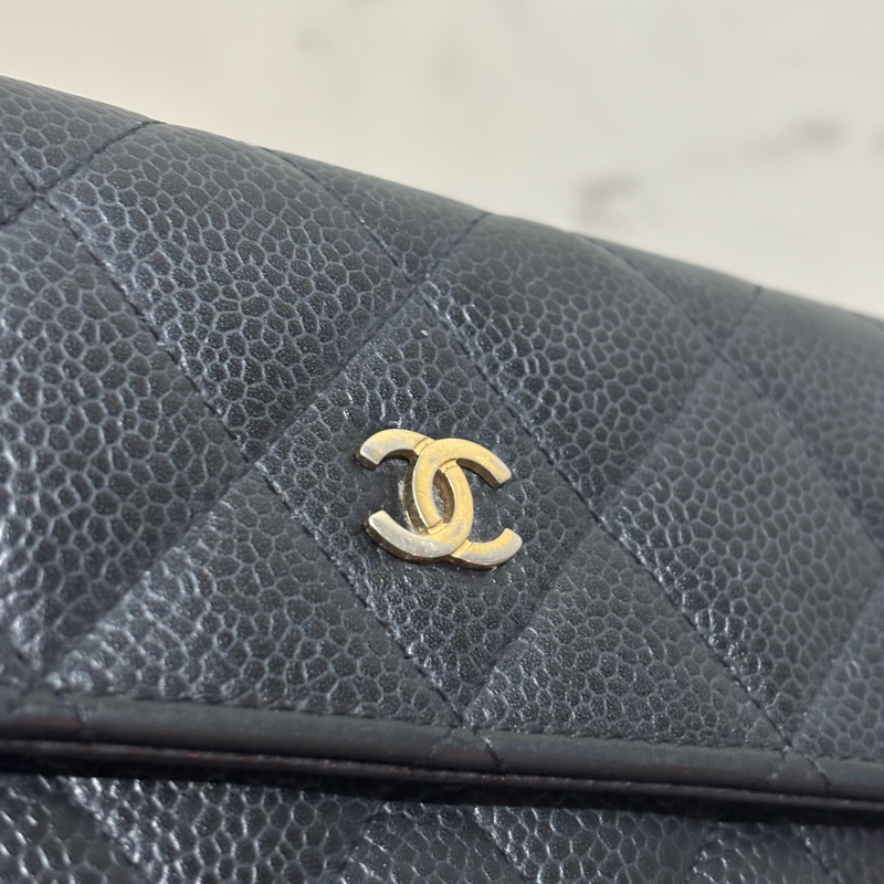 Chanel 金扣平扣長夾-1