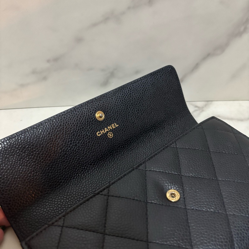 Chanel 金扣平扣長夾-22