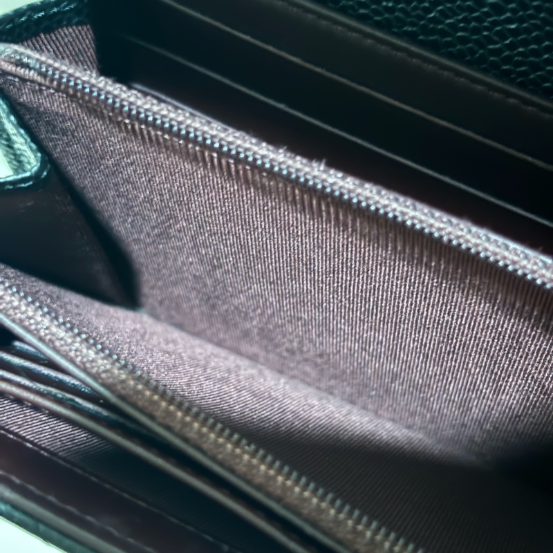 Chanel 金扣平扣長夾-35