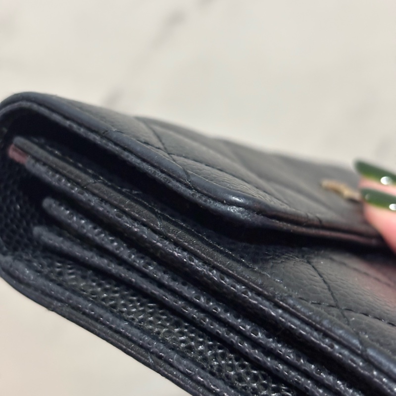 Chanel 金扣平扣長夾-37