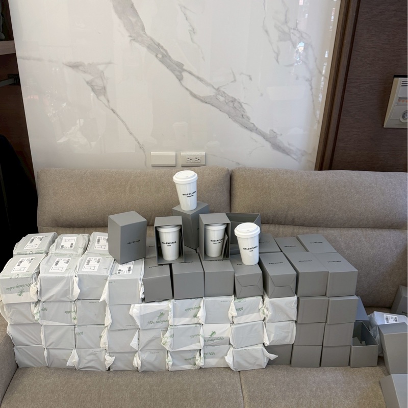 巴黎世家陶瓷城市杯-0