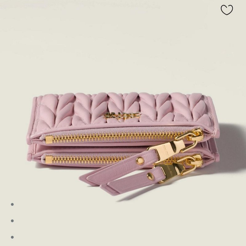 💎Han's house精品服飾💎MIU MIU Matelass 納帕皮 雙拉鍊 對釦式 短夾 義大利製 現貨 全配 原價27000-1