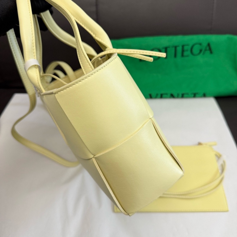 BV葆蝶家 全新擱置  Arco Intreccio編織系帶設計羊皮托特包Tote-2