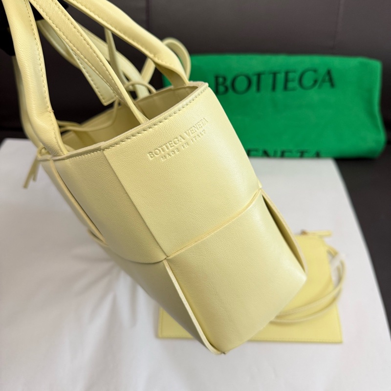 BV葆蝶家 全新擱置  Arco Intreccio編織系帶設計羊皮托特包Tote-3