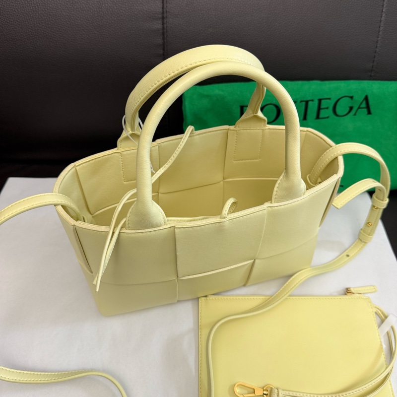 BV葆蝶家 全新擱置  Arco Intreccio編織系帶設計羊皮托特包Tote-4