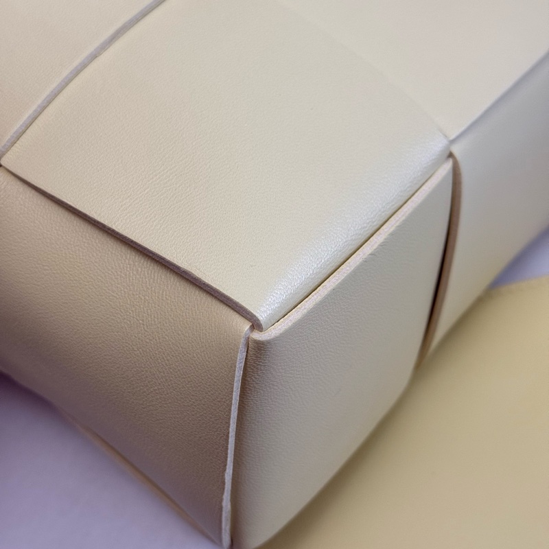 BV葆蝶家 全新擱置  Arco Intreccio編織系帶設計羊皮托特包Tote-10