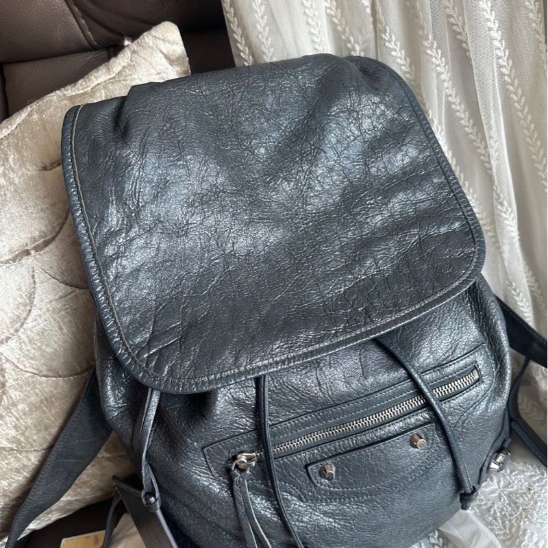 巴黎世家 後背包 雙肩包 機車包 灰色 男生女生可用 油蠟牛皮 皮革 balenciaga city backpack grey-8