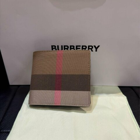 💎Han's house精品服飾💎 BURBERRY 格紋 短夾 卡包 零錢袋