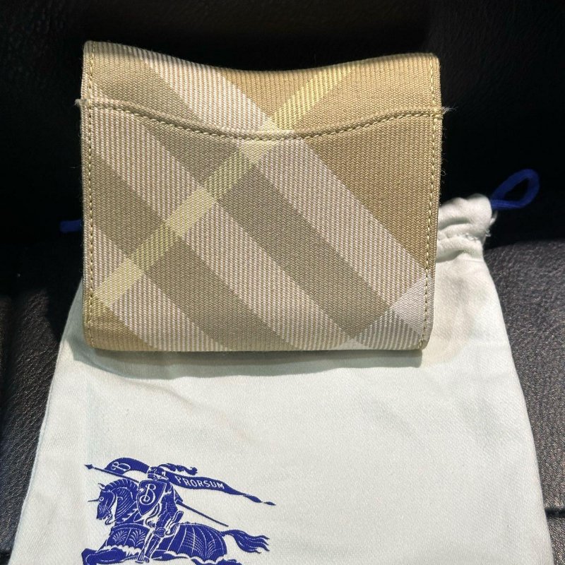 💎Han's house精品服飾💎BURBERRY Rocking Horse 格紋 三折 短夾 現貨 原價27500-6