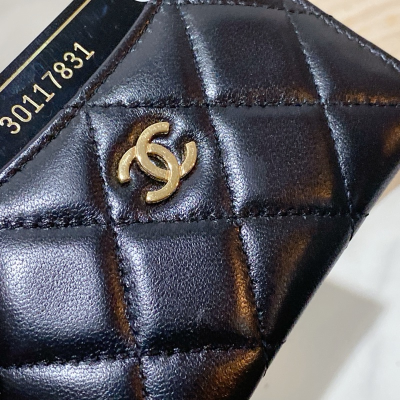 Chanel 黑金羊皮卡包-9