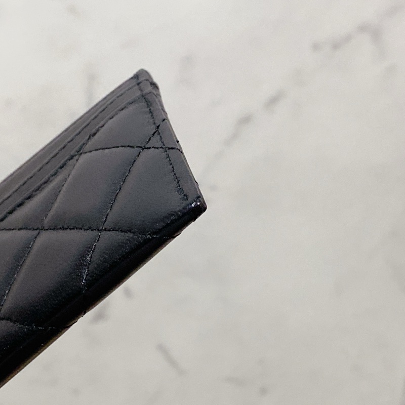 Chanel 黑金羊皮卡包-17