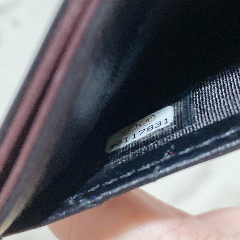 Chanel 黑金羊皮卡包-20