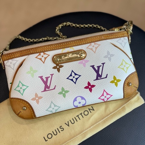 LV 白三彩鏈條麻將包 成色不錯 容量放手機沒問題，日常出門很方便，尺寸約20*10.5cm