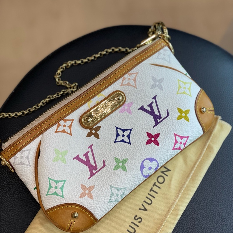 LV 白三彩鏈條麻將包 成色不錯 容量放手機沒問題，日常出門很方便，尺寸約20*10.5cm-1