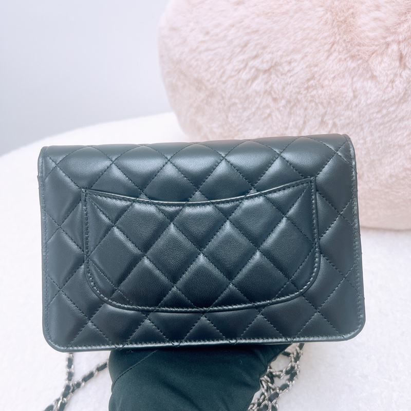 Chanel woc 黑銀羊皮鏈條包-6