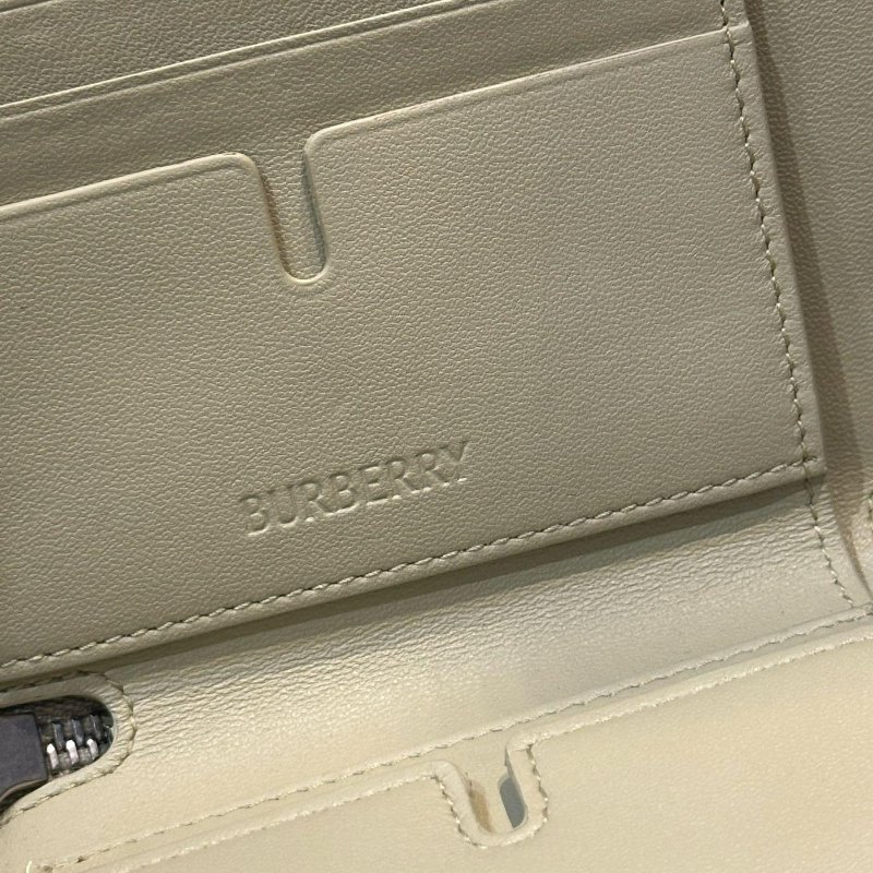 💎Han's house精品服飾💎BURBERRY 格紋 二折 拉鍊 短夾 現貨 原價15300-3