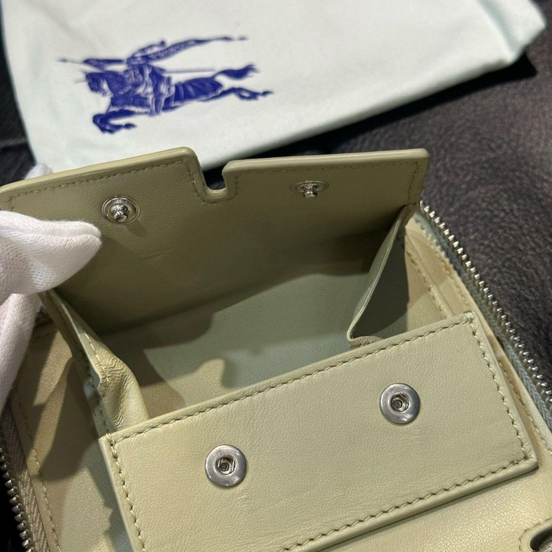 💎Han's house精品服飾💎BURBERRY 格紋 二折 拉鍊 短夾 現貨 原價15300-5