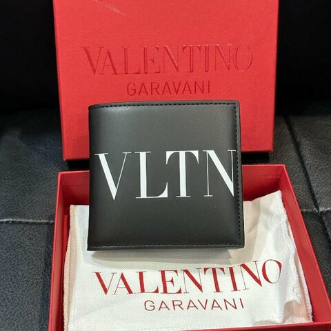 💎Han's house精品服飾💎VALENTINO 華倫天奴 小牛皮 短夾 零錢袋 現貨 原價16800