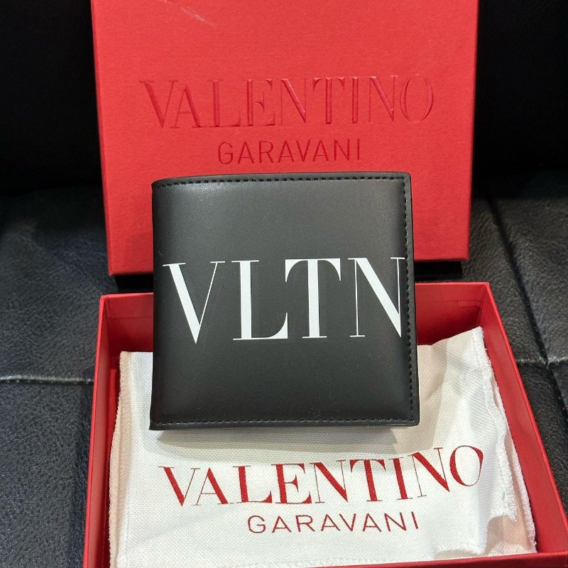 💎Han's house精品服飾💎VALENTINO 華倫天奴 小牛皮 短夾 零錢袋 現貨 原價16800-0