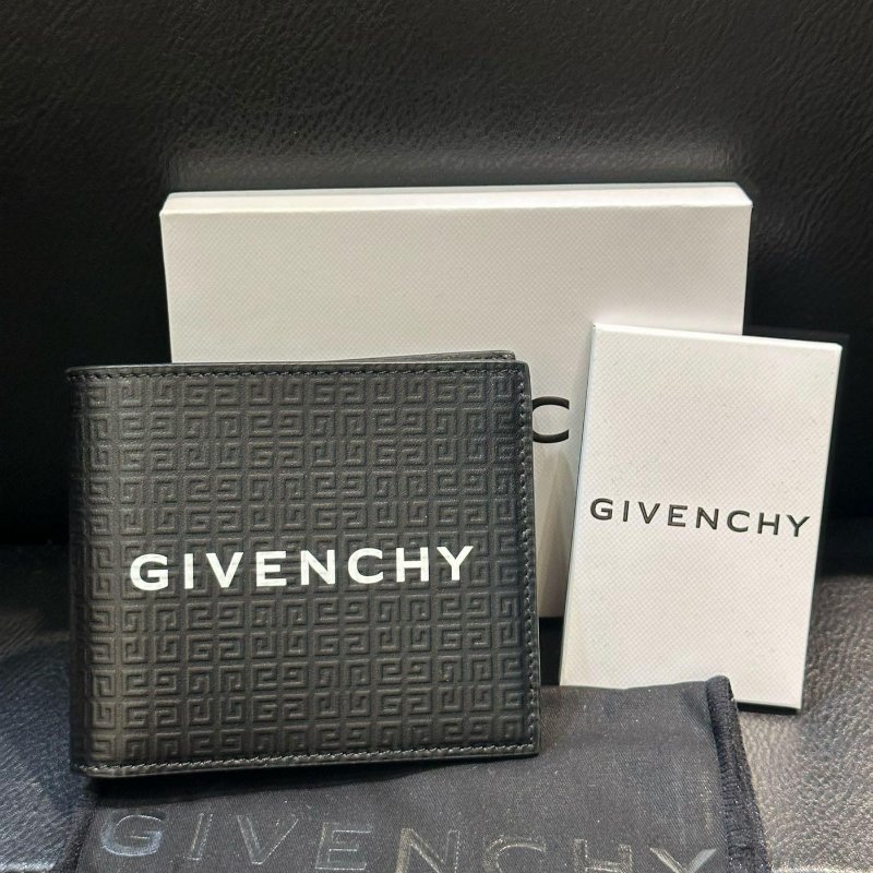 💎Han's house精品服飾💎GIVENCHY 紀梵希 小牛皮 短夾 卡夾 原價15000-0