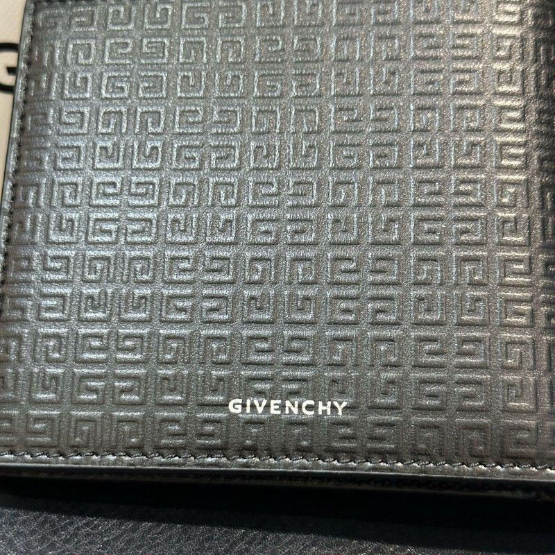 💎Han's house精品服飾💎GIVENCHY 紀梵希 小牛皮 短夾 卡夾 原價15000-3