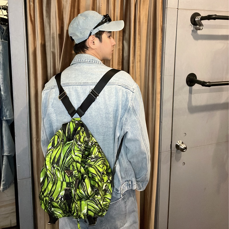 Prada 牌尼龍Saffiano 中型香蕉印花背包，-3