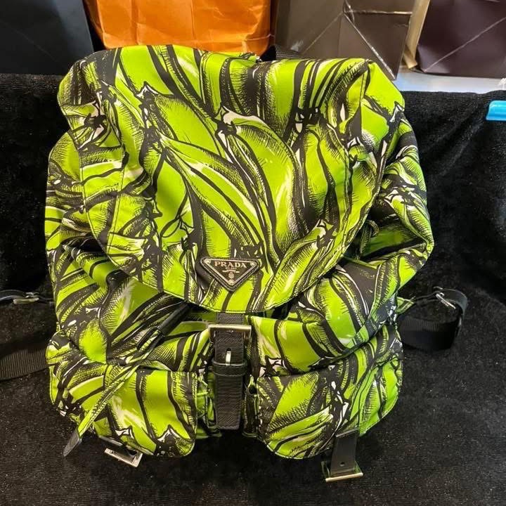 Prada 牌尼龍Saffiano 中型香蕉印花背包，-4
