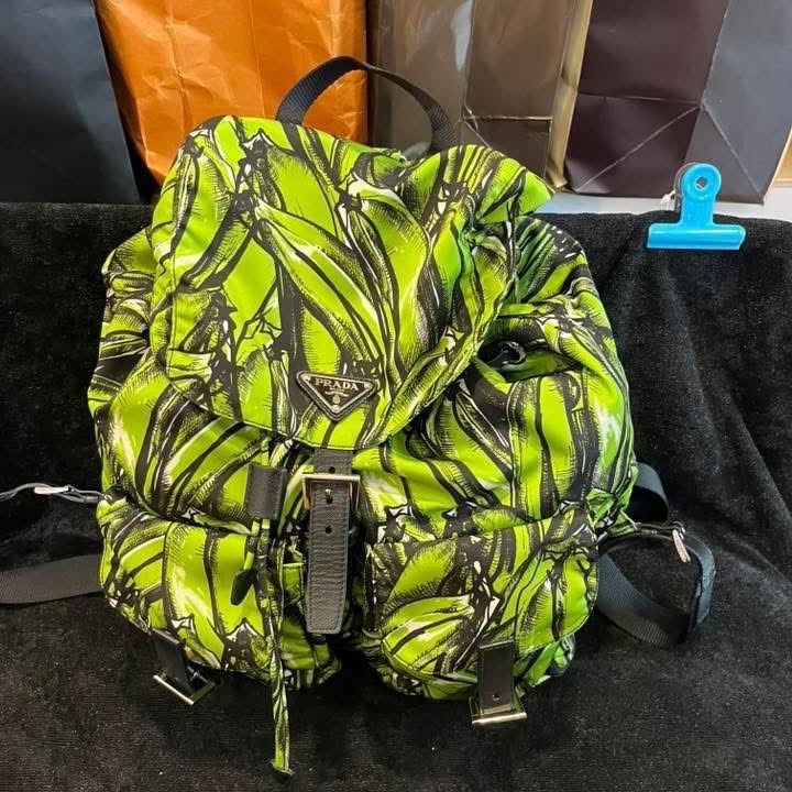 Prada 牌尼龍Saffiano 中型香蕉印花背包，-10