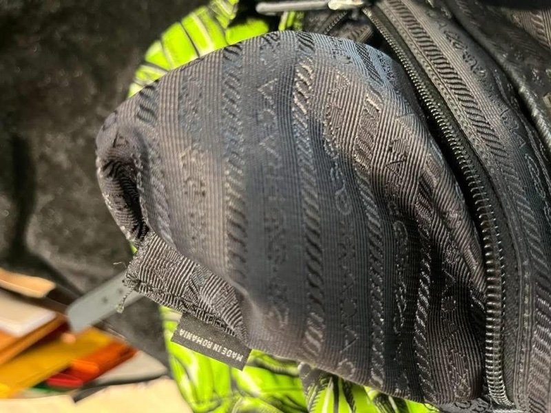 Prada 牌尼龍Saffiano 中型香蕉印花背包，-13