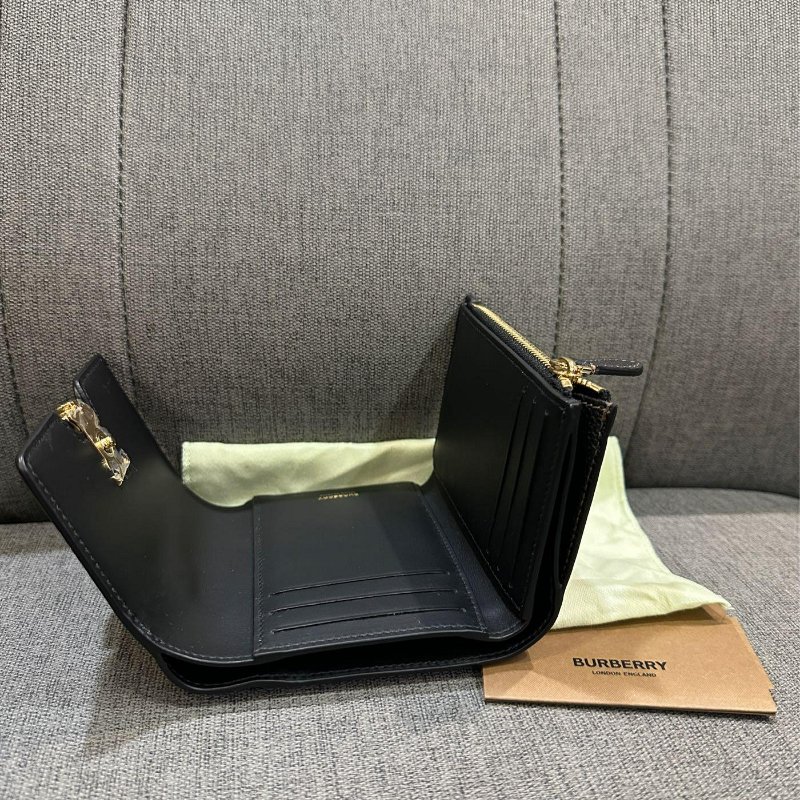 💎Han's house精品服飾💎Burberry TB 零錢袋 短夾-1
