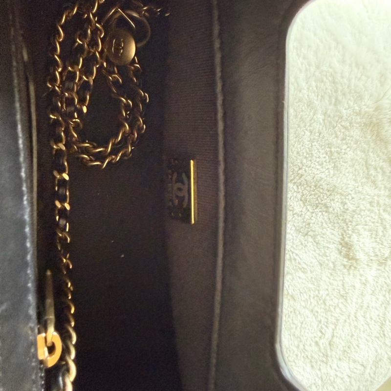 香奈兒Chanel 23s隱藏款黑金牛皮復古造型手套口蓋包公文包2ways晶片款-10