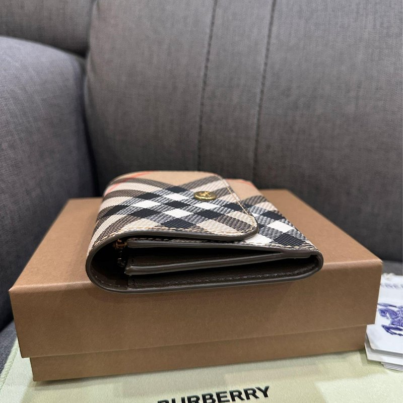💎Han's house精品服飾💎Burberry 零錢包 卡包 卡夾 14.X14.5CM  原價12800-2
