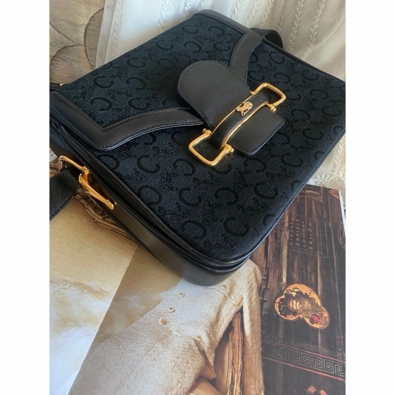 思琳 賽琳 復古黑色 老花 馬車 腋下包 黑色帆布 黑色皮革 馬車包 側背包 托特包 側肩包 罕有 中古 老花包 古董包 中古包celine vintage triomphe bag black-15