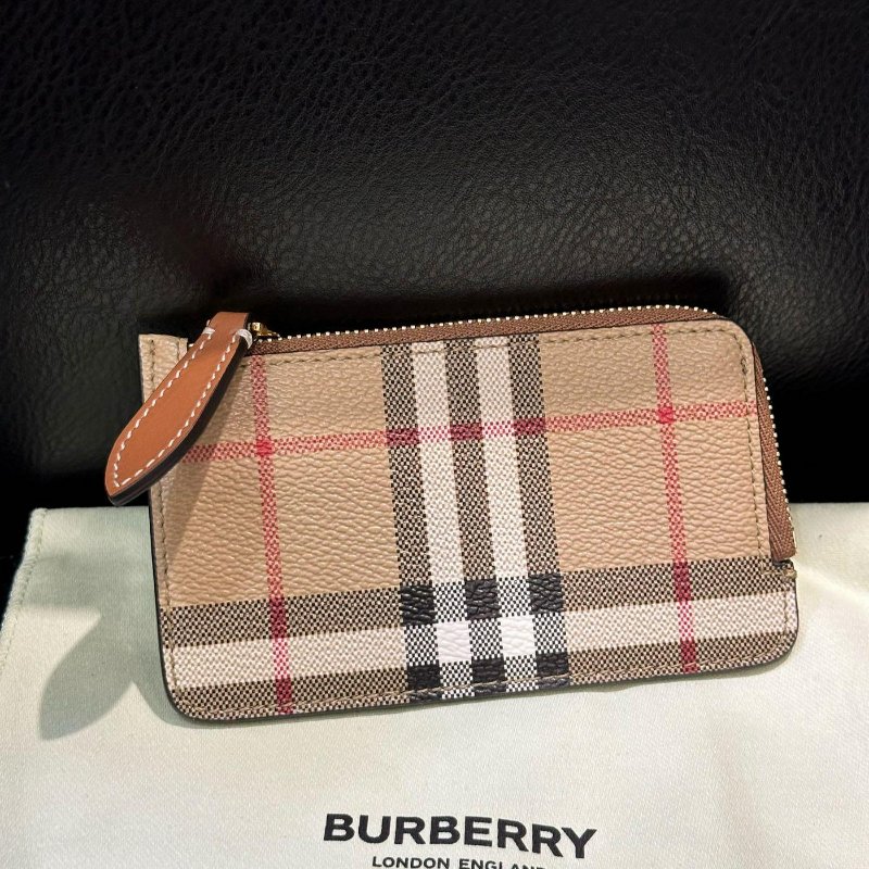 💎Han's house精品服飾💎 Burberry 小牛皮 零錢 卡 包 卡夾13X8CM 義大利製 現貨 原價11800-0