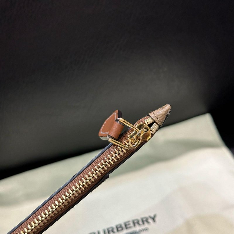 💎Han's house精品服飾💎 Burberry 小牛皮 零錢 卡 包 卡夾13X8CM 義大利製 現貨 原價11800-3